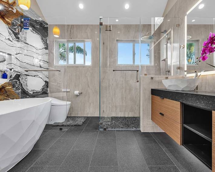 Master Bathroom & bedroom - Belmont4